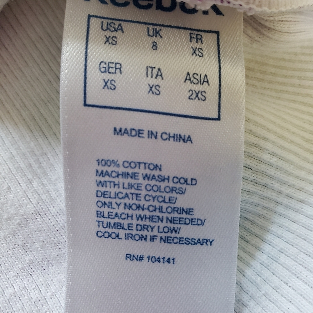 4 Reebok Tank Tops - Picture 5 of 13